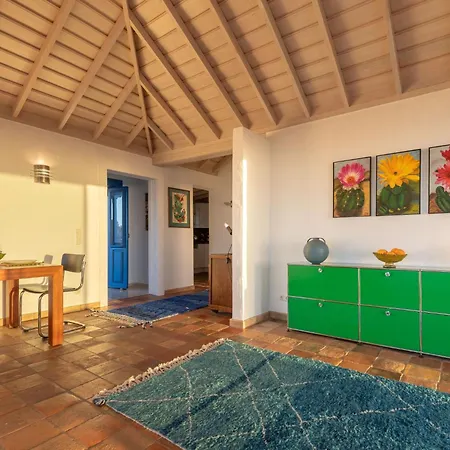 Dom wakacyjny Miramar By Interhome